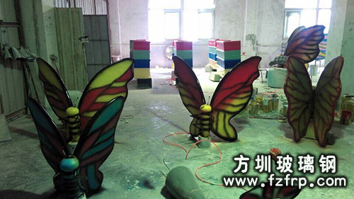 玻璃鋼造型雕塑 方圳為卓藝園林制作玻璃鋼蝴蝶造型(圖2)