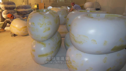 海南度假酒店定制玻璃鋼組合花盆工廠打磨拋光圖 海南度假酒店定制玻璃鋼組合花盆工廠打磨拋光圖