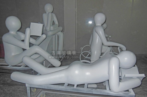 海南房地產(chǎn)玻璃鋼人物主題雕塑工廠車間打磨拋光圖 海南房地產(chǎn)玻璃鋼人物主題雕塑工廠車間打磨拋光圖