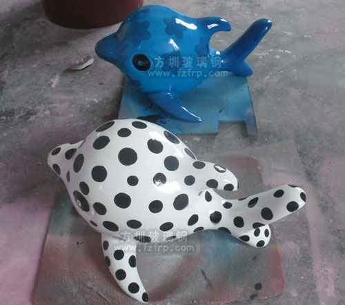 方圳玻璃鋼卡通小魚雕塑工廠生產(chǎn)圖 方圳玻璃鋼卡通小魚雕塑工廠生產(chǎn)圖
