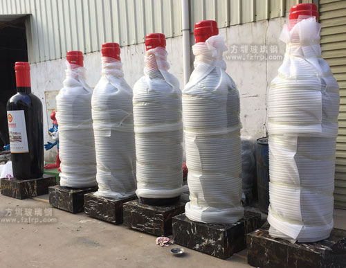 湖北酒莊仿真玻璃鋼紅酒瓶雕塑工廠成品圖 湖北酒莊仿真玻璃鋼紅酒瓶雕塑工廠成品圖
