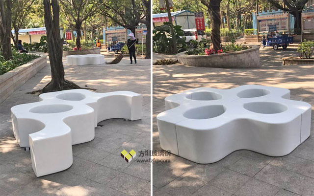 玻璃鋼小馬組合凳鹽田幼兒園戶(hù)外擺放圖 玻璃鋼小馬組合凳鹽田幼兒園戶(hù)外擺放圖