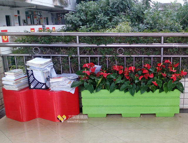 內(nèi)蒙古玻璃鋼花箱 內(nèi)蒙古玻璃鋼花箱