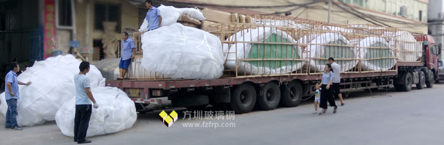 游艇造型玻璃鋼花池座椅方圳工廠裝車圖 游艇造型玻璃鋼花池座椅方圳工廠裝車圖