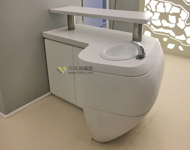 玻璃鋼前臺(tái)接待臺(tái)帶水龍頭部分現(xiàn)場(chǎng)擺放圖 玻璃鋼前臺(tái)接待臺(tái)帶水龍頭部分現(xiàn)場(chǎng)擺放圖