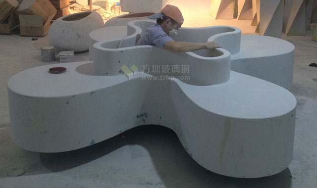 陜西寶雞商場玻璃鋼休閑椅四葉造型帶花盆工廠生產(chǎn)圖 陜西寶雞商場玻璃鋼休閑椅四葉造型帶花盆工廠生產(chǎn)圖