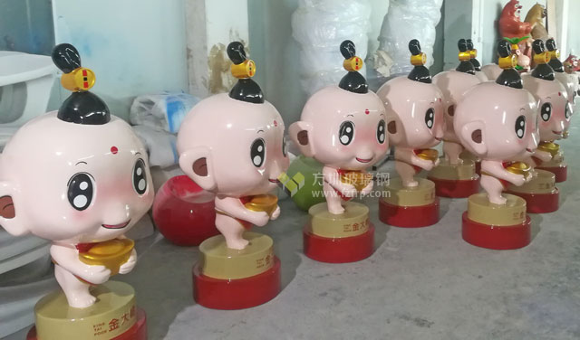 深圳珠寶企業(yè)定制玻璃鋼卡通公仔雕塑 深圳珠寶企業(yè)定制玻璃鋼卡通公仔雕塑
