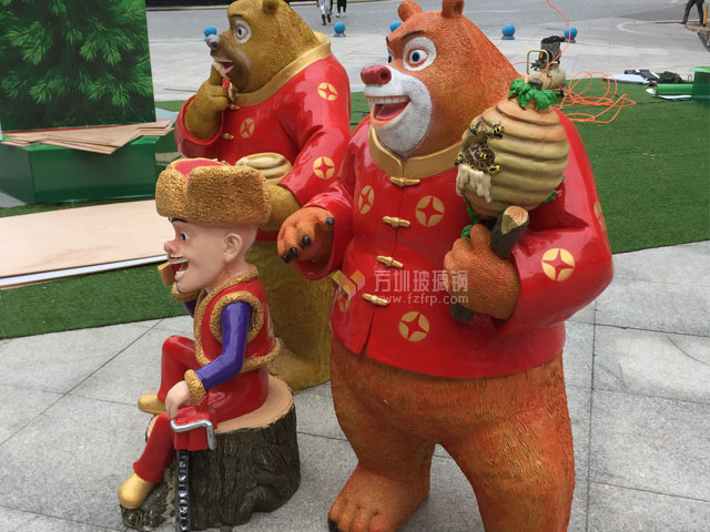 惠州商業(yè)街玻璃鋼動漫卡通雕塑組合高度仿真 惠州商業(yè)街玻璃鋼動漫卡通雕塑組合高度仿真