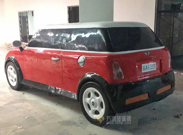 仿真玻璃鋼汽車雕塑模型廣東大型商場DP點美陳 仿真玻璃鋼汽車雕塑模型廣東大型商場DP點美陳