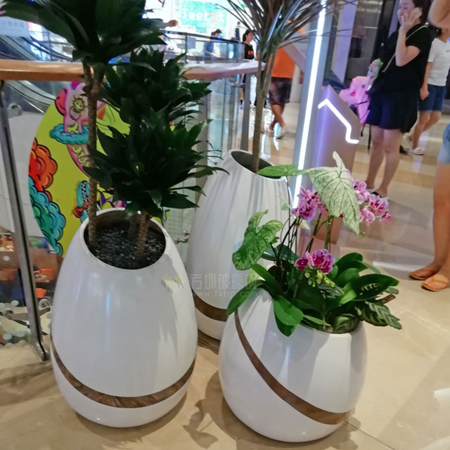 深圳龍華商業(yè)中心玻璃鋼室內(nèi)美陳裝飾花器座椅 深圳龍華商業(yè)中心玻璃鋼室內(nèi)美陳裝飾花器座椅