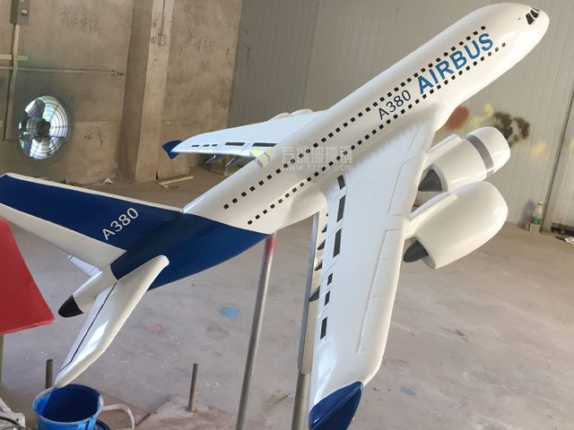 空客A380玻璃鋼飛機(jī)模型擺件云南展覽定制方圳制作圖 空客A380玻璃鋼飛機(jī)模型擺件云南展覽定制方圳制作圖