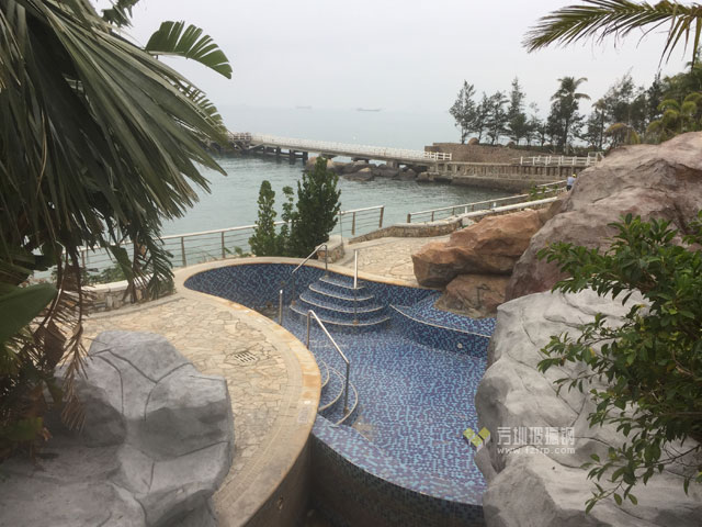 玻璃鋼假山雕塑裝飾惠州喜來(lái)登酒店外灘泳池景觀 玻璃鋼假山雕塑裝飾惠州喜來(lái)登酒店外灘泳池景觀