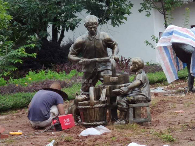 梅州客家民俗玻璃鋼磨豆腐雕塑園林仿銅景觀小品 梅州客家民俗玻璃鋼磨豆腐雕塑園林仿銅景觀小品