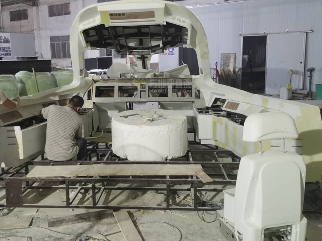 C919大飛機(jī)玻璃鋼飛行模擬機(jī)亮相江西南昌VR產(chǎn)業(yè)大會(huì) C919大飛機(jī)玻璃鋼飛行模擬機(jī)亮相江西南昌VR產(chǎn)業(yè)大會(huì)