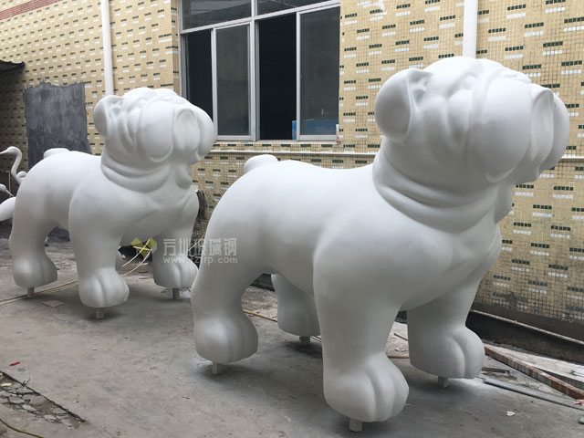 東莞商業(yè)街景觀大型玻璃鋼卡通斗牛犬雕塑 東莞商業(yè)街景觀大型玻璃鋼卡通斗牛犬雕塑