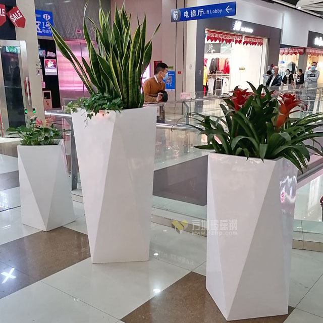 玻璃鋼切面花器現(xiàn)貨特價(jià)綠化深圳辦公寫字樓景觀 玻璃鋼切面花器現(xiàn)貨特價(jià)綠化深圳辦公寫字樓景觀
