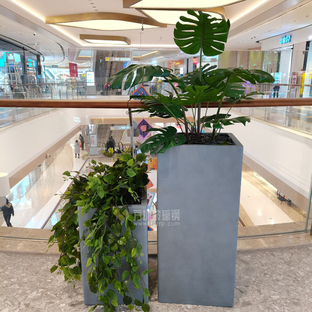 四川中海天府環(huán)宇坊購物中心玻璃鋼方形組合花盆 四川中海天府環(huán)宇坊購物中心玻璃鋼方形組合花盆