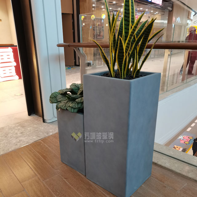 四川中海天府環(huán)宇坊購物中心玻璃鋼方形組合花盆 四川中海天府環(huán)宇坊購物中心玻璃鋼方形組合花盆
