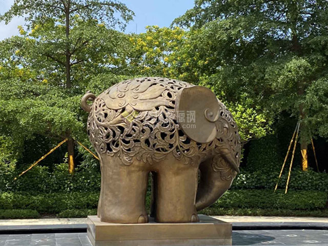 深圳玻璃鋼大象雕塑鏤空花紋園林地產(chǎn)水景抽象雕塑 深圳玻璃鋼大象雕塑鏤空花紋園林地產(chǎn)水景抽象雕塑